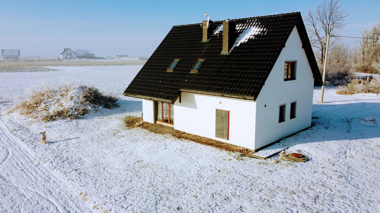 Test kolektora powietrznego podczas mroźnej nocy i słonecznego dnia.