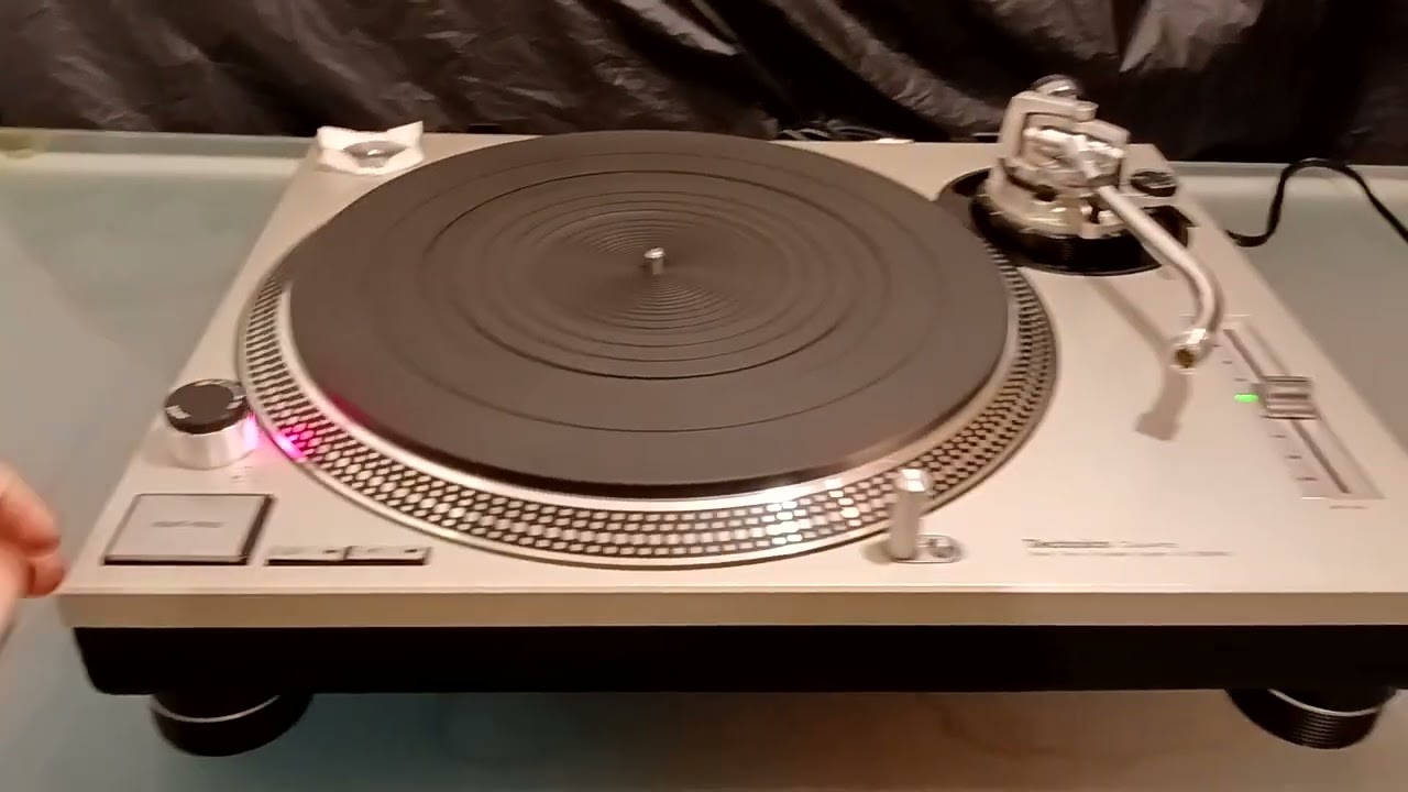 CLASSIC TECHNICS SL-1200MK2 BEAUTIFUL MINT PRISTINE INMACULATE TECHNICS SL-1200MK2 TURNTABLE