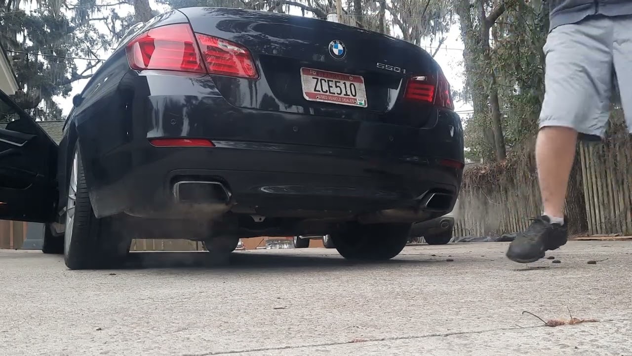 Холодный запуск BMW 550i 2011 года