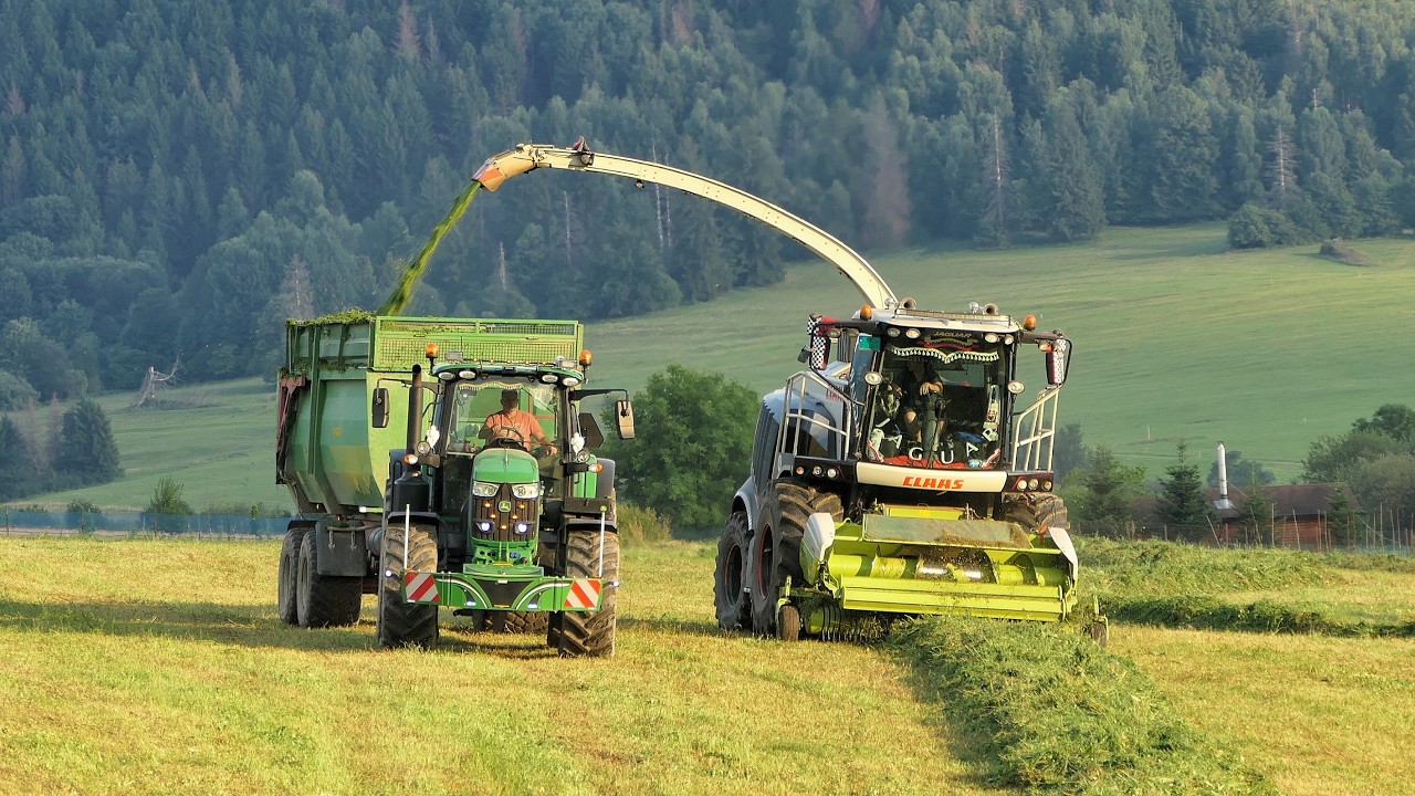 Сенаж люцерны в RD-Terchová с помощью агроуслуг Claas Jaguar 980, 2x John Deere и 4x Case