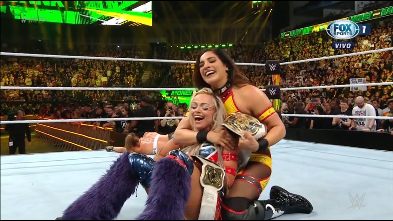 Liv Morgan & Raquel Rodriguez beats Ronda Rousey & Shayna WWE Money in the Bank 2023 en Español