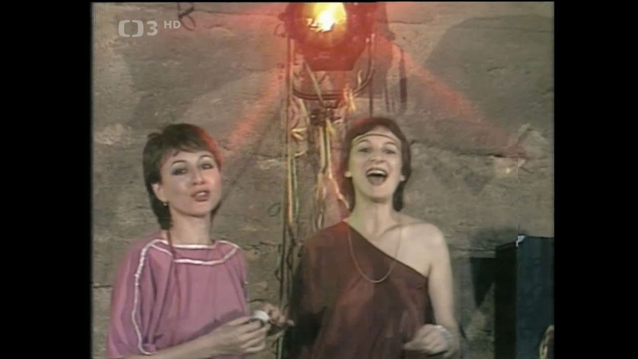 Martha & Tena Elefetriadu: A desky dál stárnou (1982)
