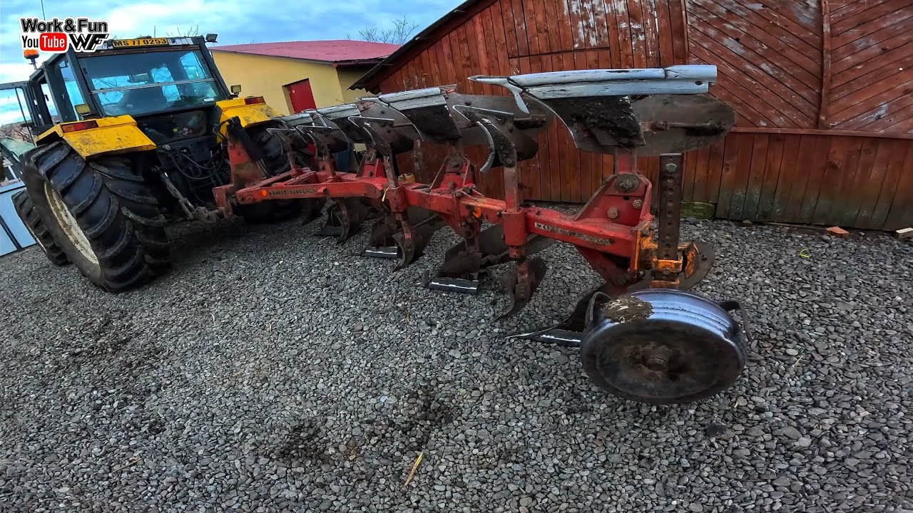 Arăm, facem reglaje… dar terminăm ziua cu o defecțiune 🙆🏻‍♂️ #agriculture #renault 