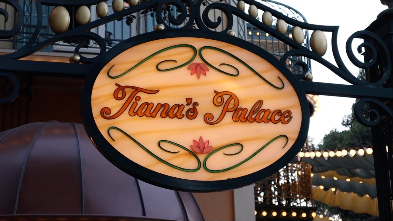 Mealtime at Disneyland- Tiana's Palace (7 Greens Gumbo with Chicken & Andouille Sausage)