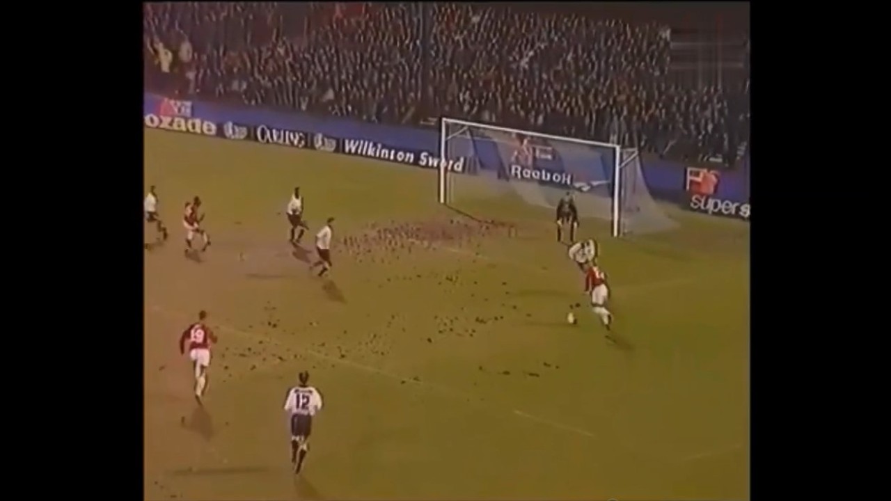 Bolton 0-6 Man Utd [Feb 1996]