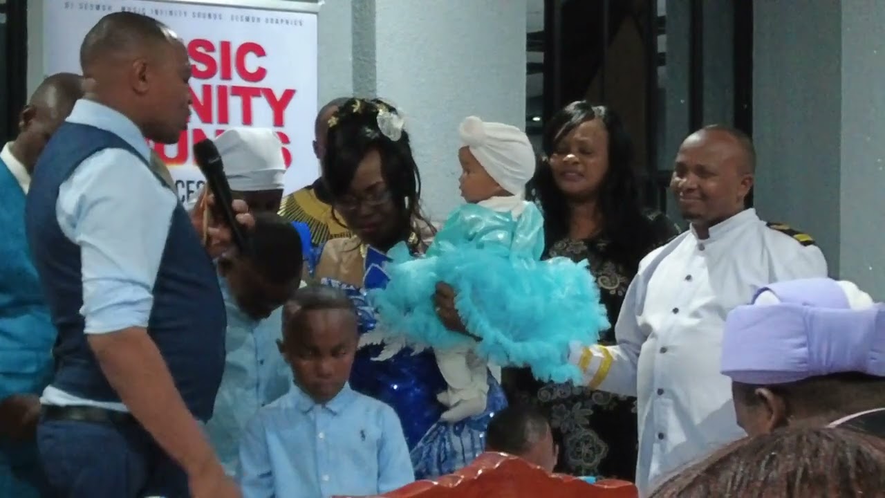 ICI NICIO CIANA IRIA NDATIGIIRWO NI MUTHUNGU. mirriam wamuthungu na Ciana ciake THIS IS BEAUTIFUL!!