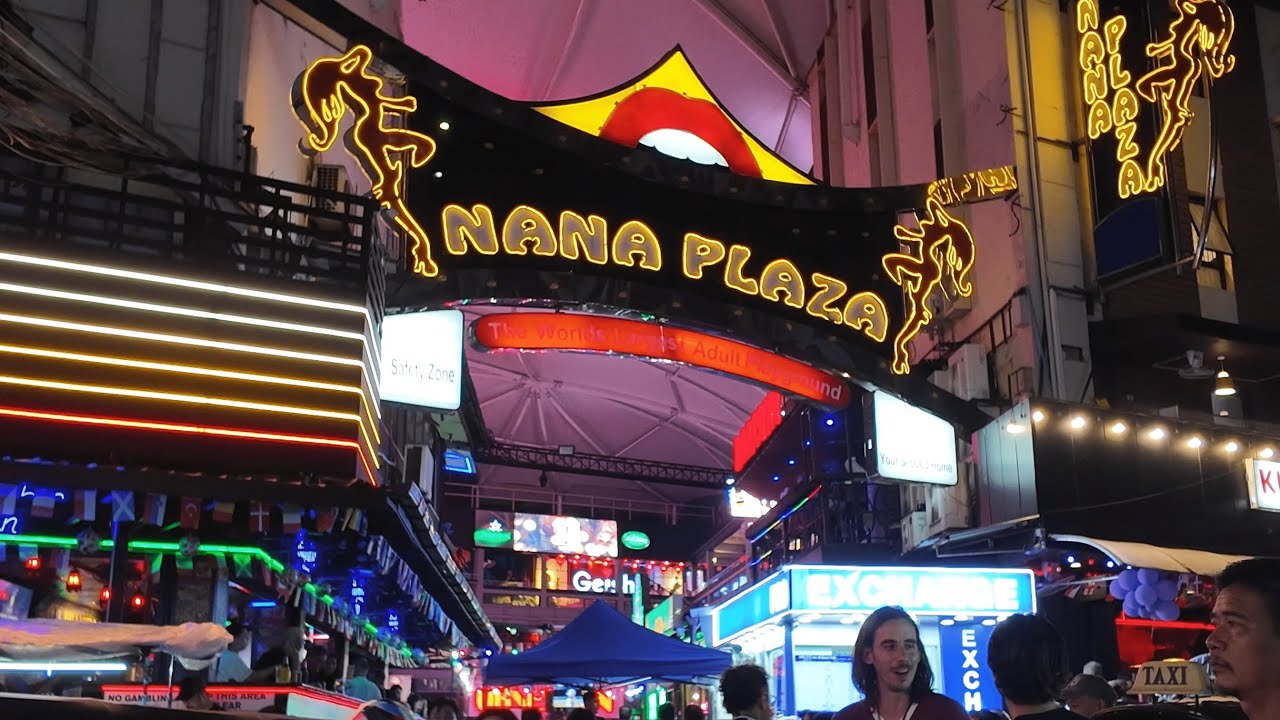 Downtown Bangkok Nana Area Nightwalk - Thailand Nightlife in 4K