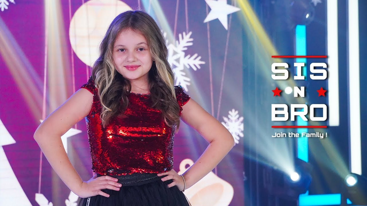 Denisa Iapieva (SISNBRO) - Santa Tell Me (Ariana Grande cover)