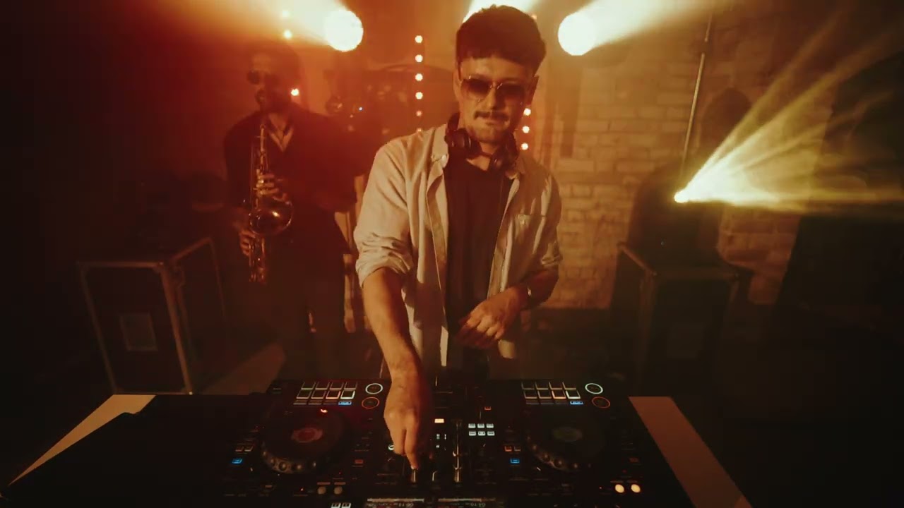 DJ James & Nick On Sax Live House Dance Set