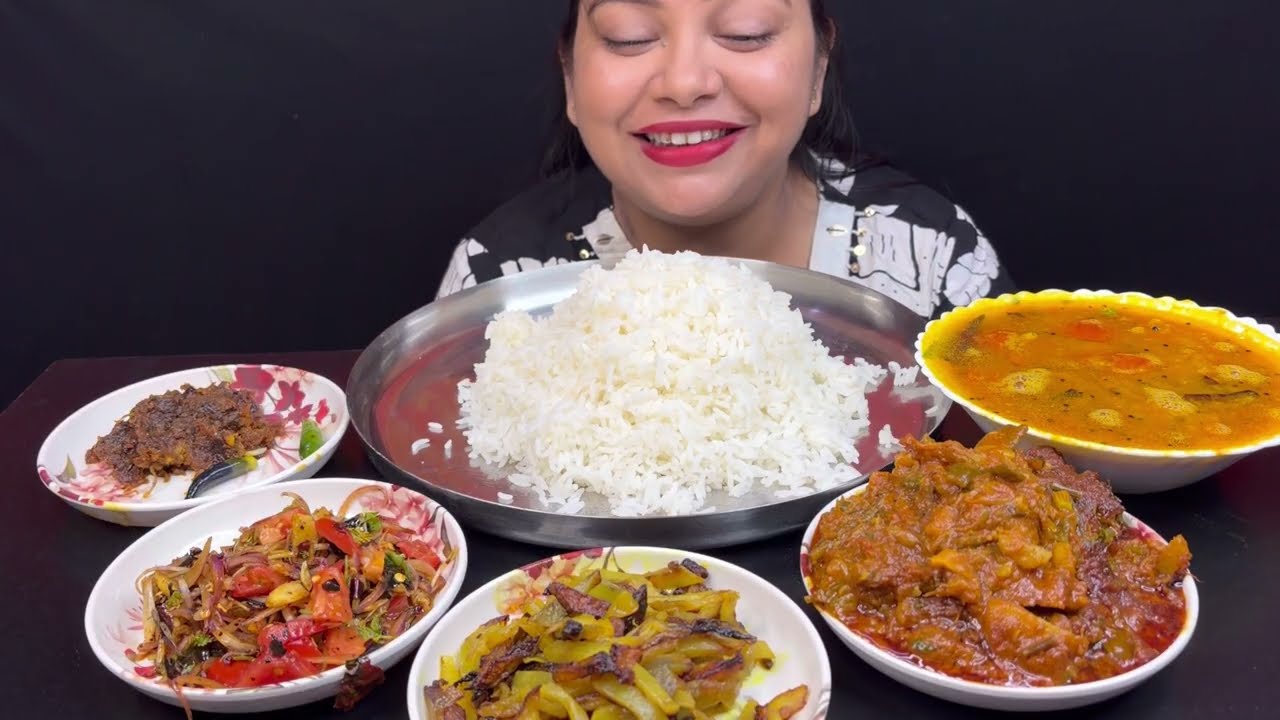 Bigbites, Comfort food, Eating Rice With Peyaj Morich Vorta, Sutki vorya, Tok Dal, Sutki macher jhal
