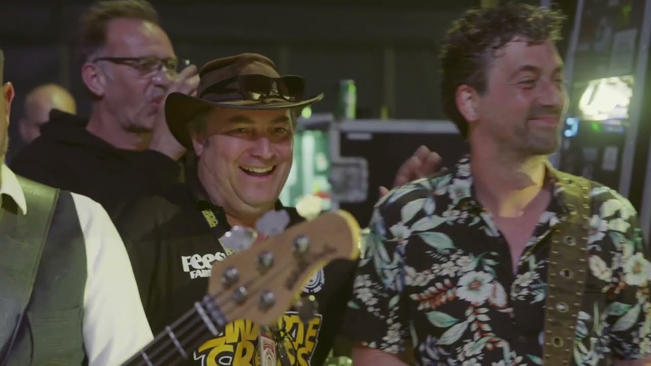 Trailer Zwarte Cross: Vaak Bu-J Te Bang