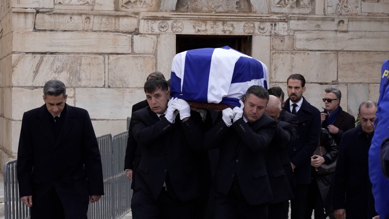 Λαϊκό προσκύνημα της σoρού της πριγκίπισσας Ειρήνης, στο παρεκκλήσι του Αγίου Ελευθερίου