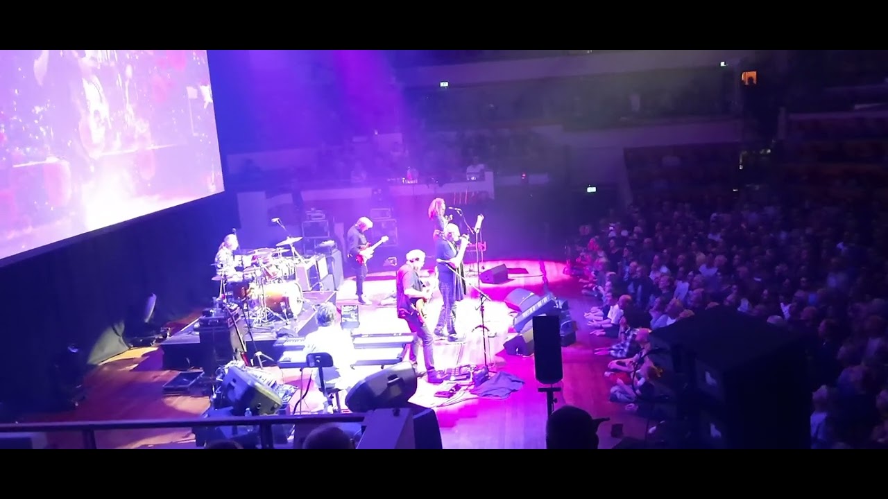 FISH - Cliché -- TivoliVredenburg 08-10-2024
