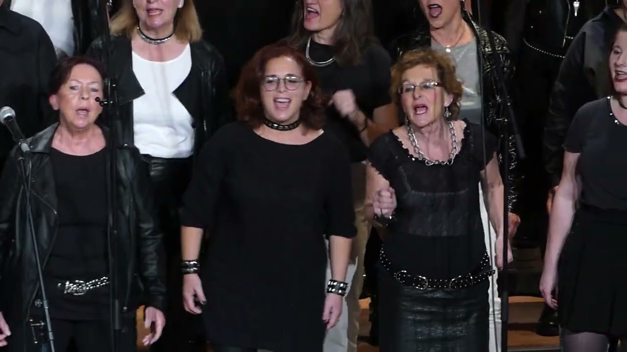 Chorwerk Projektchor One Vision singt 'Under Pressure' von Queen
