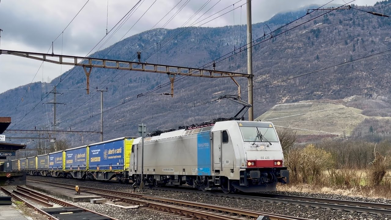 #452# TRENI MERCI - Bell’intermodale in transito a Claro, direzione tunnel di base! #alptransit 