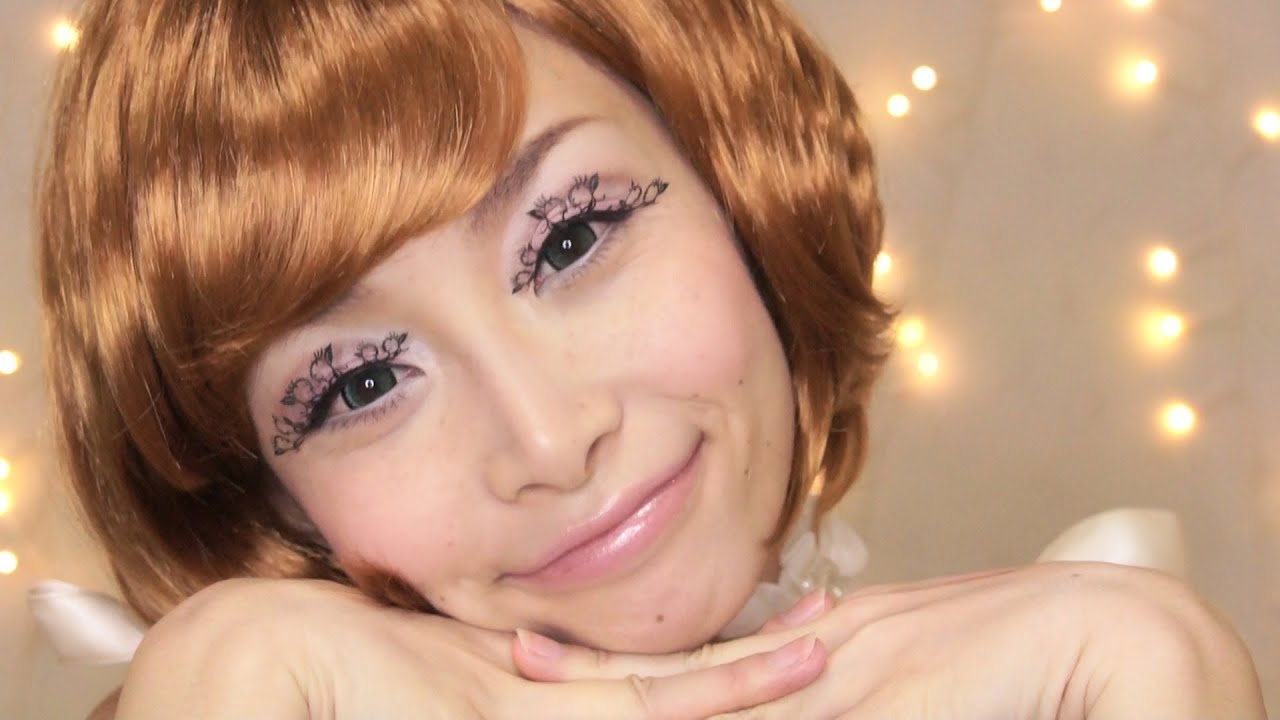 Doll Makeup with Paper Eyelashes