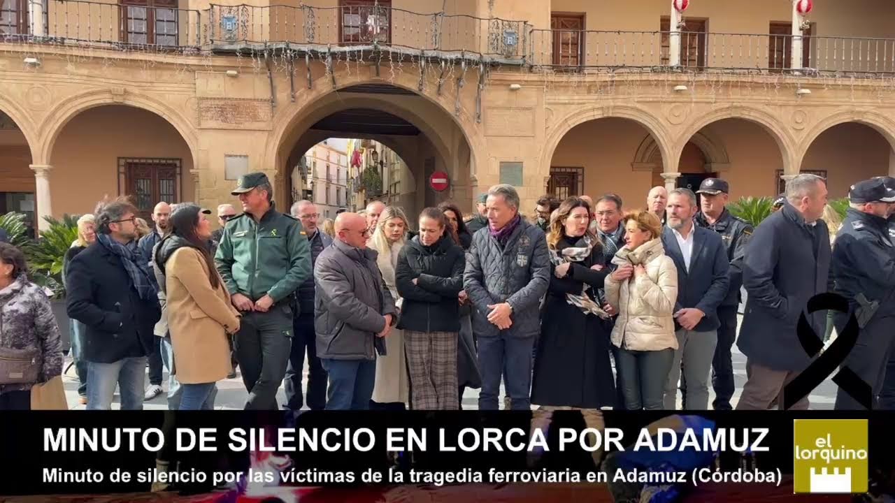 Minuto de silencio en Lorca por las víctimas de Adamuz