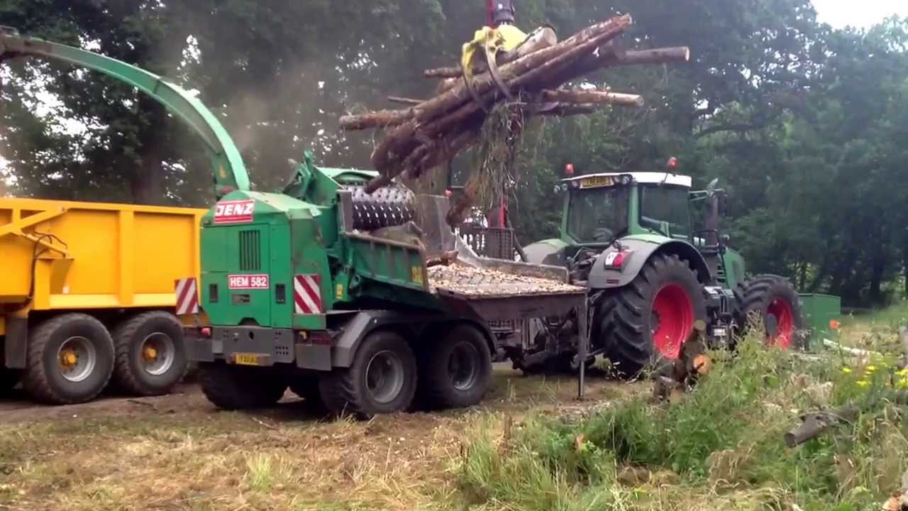 Chipping wood fendt