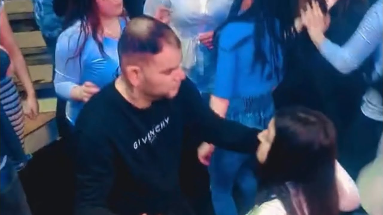 Peťo Trafo z Gipsy Mekenzi Podáva Tanečky