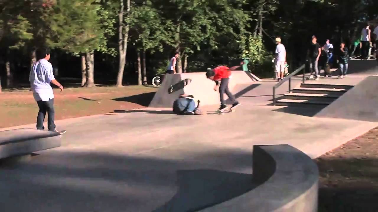FAT KID falls at skatepark
