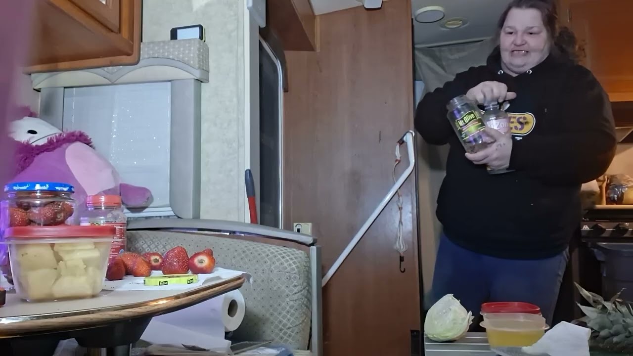 #cookinginrv #messyhairdontcare # #dowhatyouwannado #shotgunzjourney #rvlife