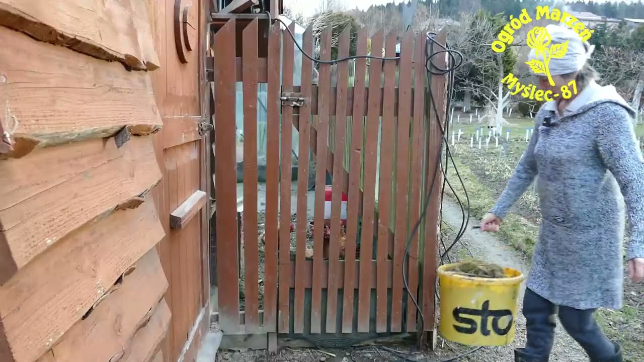 W ogrodzie praca wre.Już na poważnie robię porządki.Pogoda fantastyczna, a do zrobienia szkoda mówić