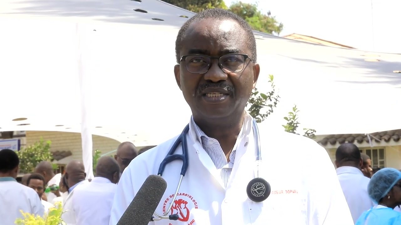 les services médicaux des cliniques universitaires complètement équipé par l Recteur Kishiba Gilbert
