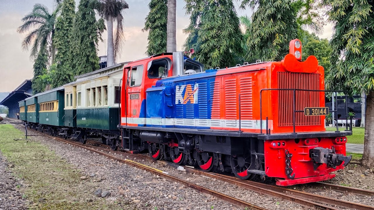 JELAJAH MUSEUM KERETA API AMBARAWA 2025‼️SENSASI NAIK KERETA WISATA AMBARAWA DENGAN LOKOMOTIF MERAH