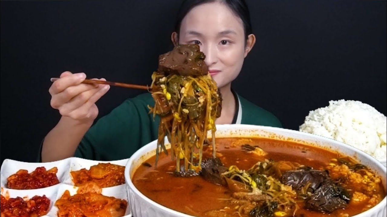 선지국밥 밥 듬뿍 말아서 먹방