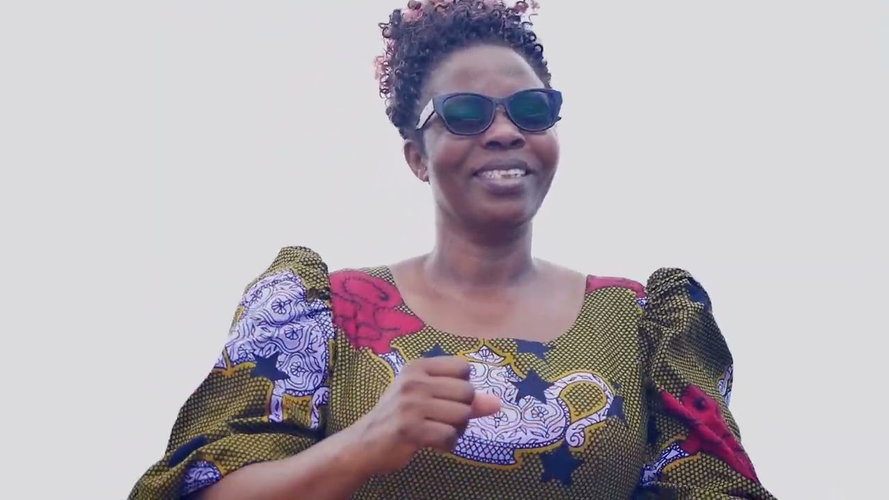 KWAYA YA UKWAKATA PAROKIA YA KAWE - DSM.  Shukrani By. Moses C. Mwalukasa