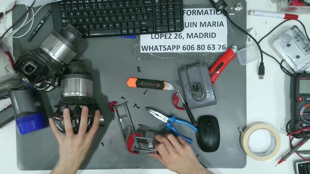 ❓ How to Fix a Stuck Bin on Your DYSON V8 Absolute?🔧