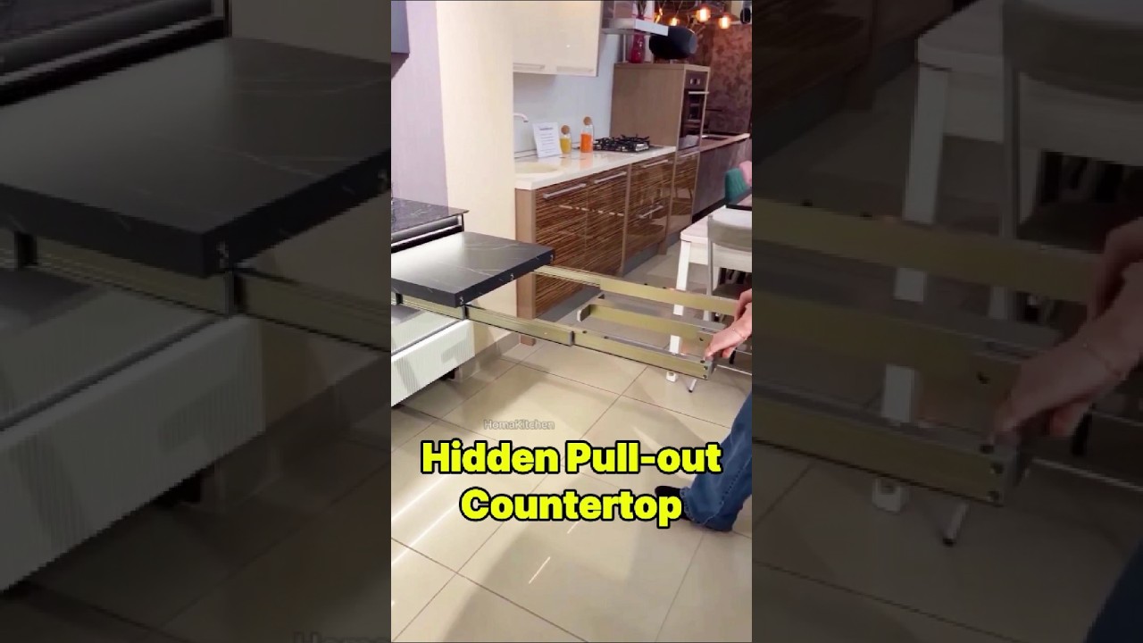 Скрытая выдвижная столешница #дизайнкухни #шкафыназаказ #идеидлякухни #лайфхакидлякухни #умнаякухня