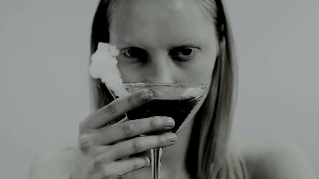 NAUREA - No One There (Official Music Video)