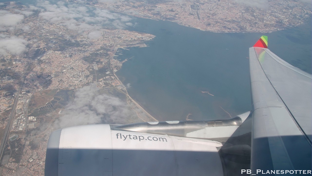 TAP AIR PORTUGAL A330-200 TAKE-OFF AT LISBON