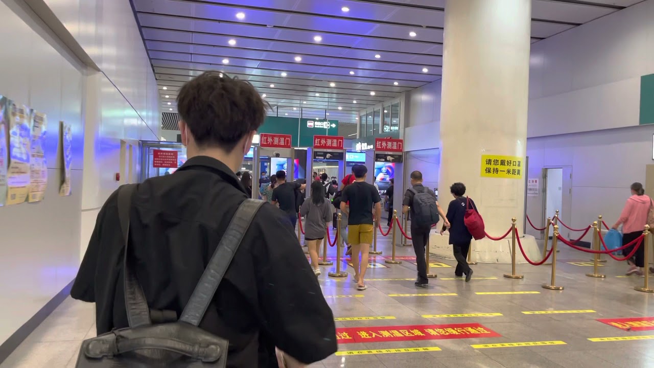 Beijing South Railway Station实拍北京火车南站现状，一下车就被吓到了，没见过的值得一看