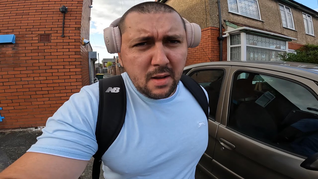 cum  sa  APLICI  pentru  PASAPORT  BRITANIC - adrian cox