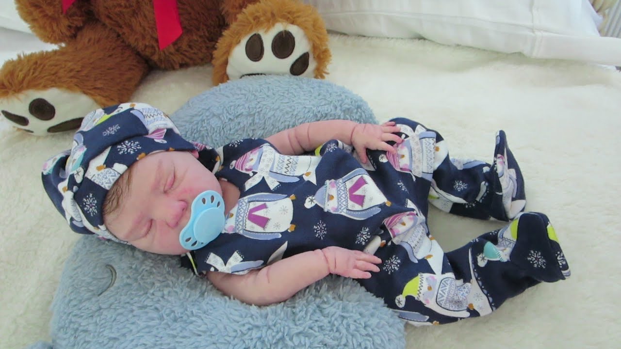 Дашен Майкл в своем праздничном наряде от woobiebabies....FBS Майкл от torydolls. 😁