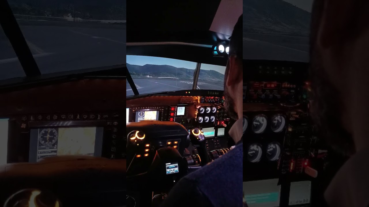 Aircraft crashes at the end of the runway! Cockpit view!