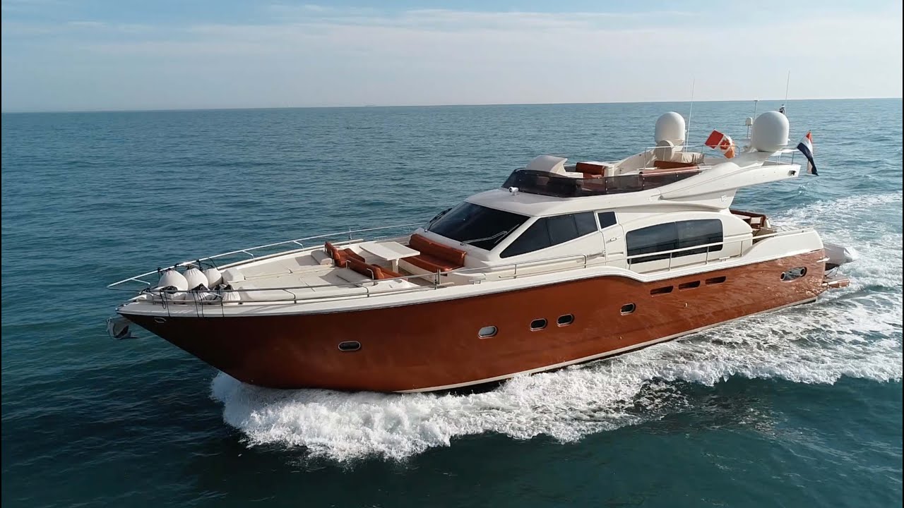 Ferretti Altura 690