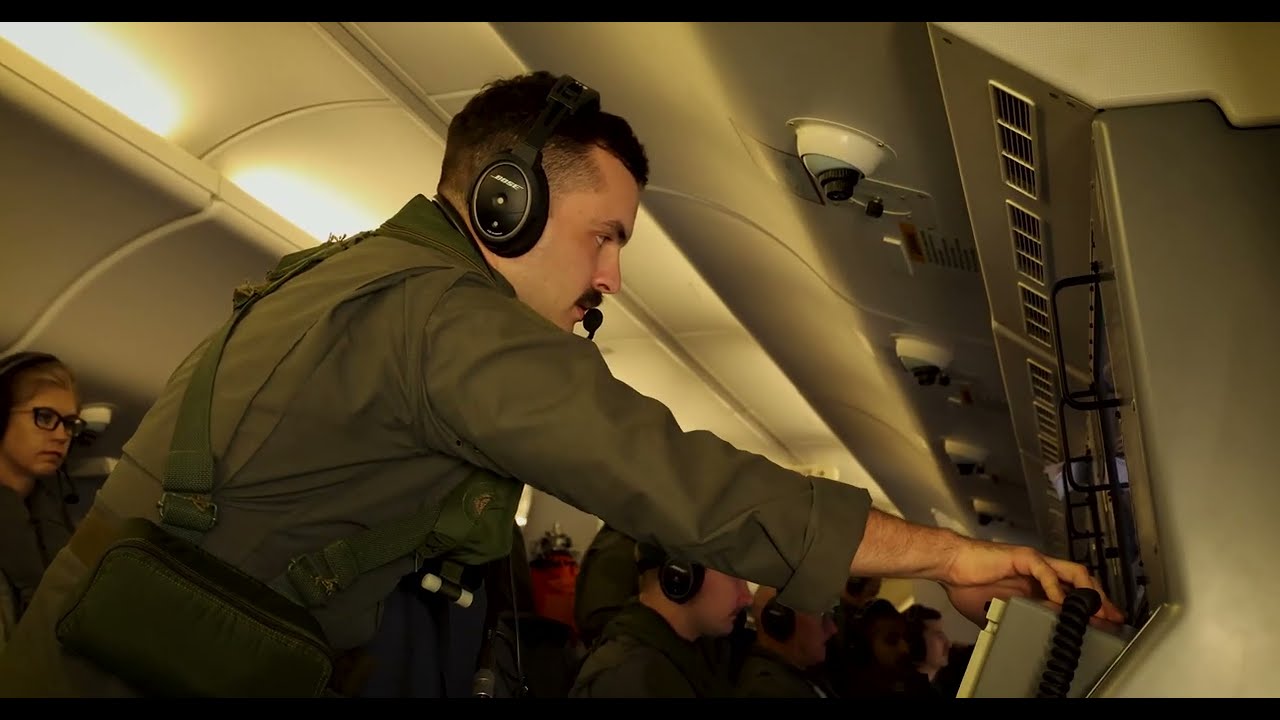 Australian P8 Exercise Torpedo with USS Topeka