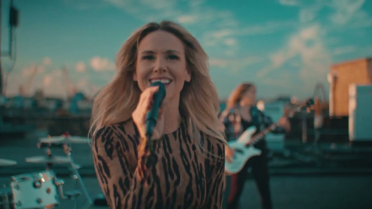 ‘ATM’ Laura Evans (Official video)  