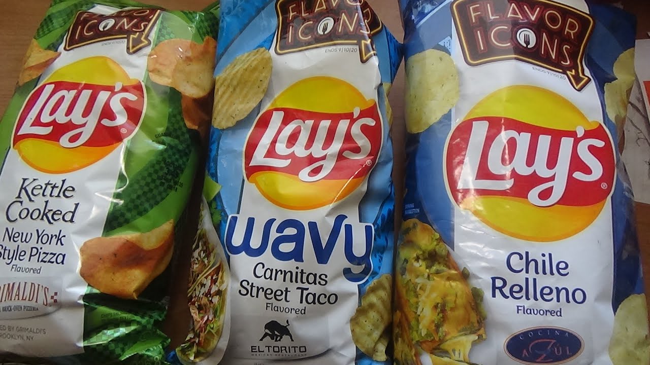 Reviewing Lay's New York Style Pizza,Carnitas Street Taco & Chile Relleno