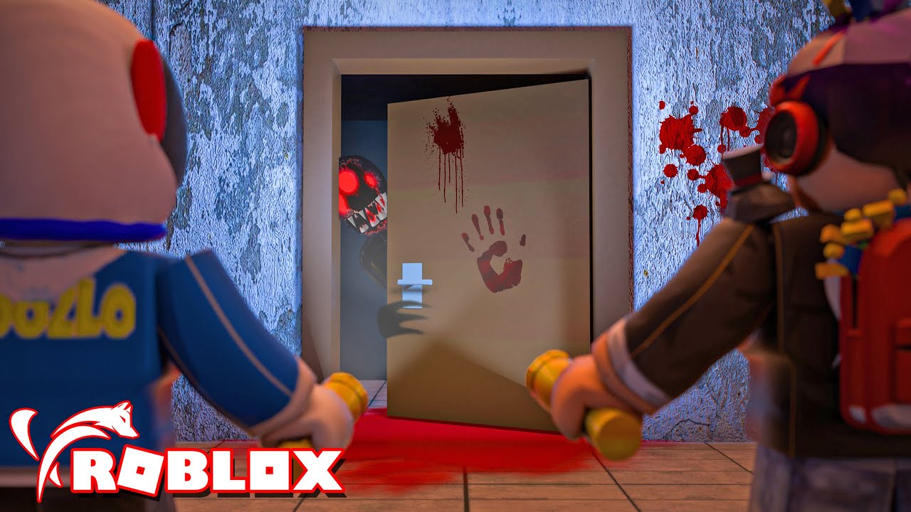 EXPLORING A HAUNTED ROBLOX ASYLUM!