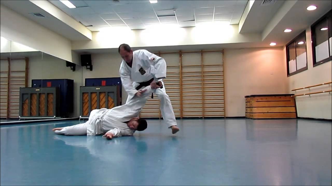 קראטה ולחימת יד ריקה - קרב פנים אל פנים - Karate Close Combat