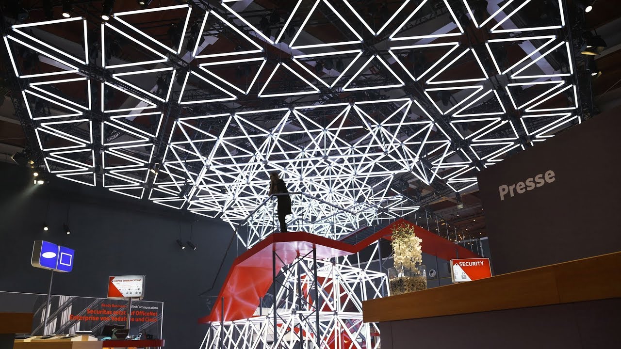 KINETIC LIGHTS - SPACE FRAME - light sculpture and kinetic lighting installation