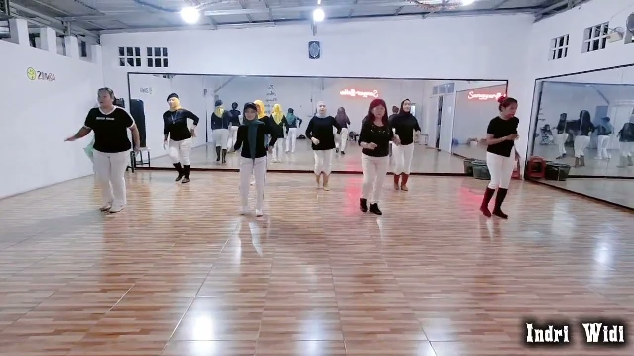 Mati Lampu 2025 | Line Dance | Choreo: KITA 3 | Demo: Class Sanggar Bella Karawang 