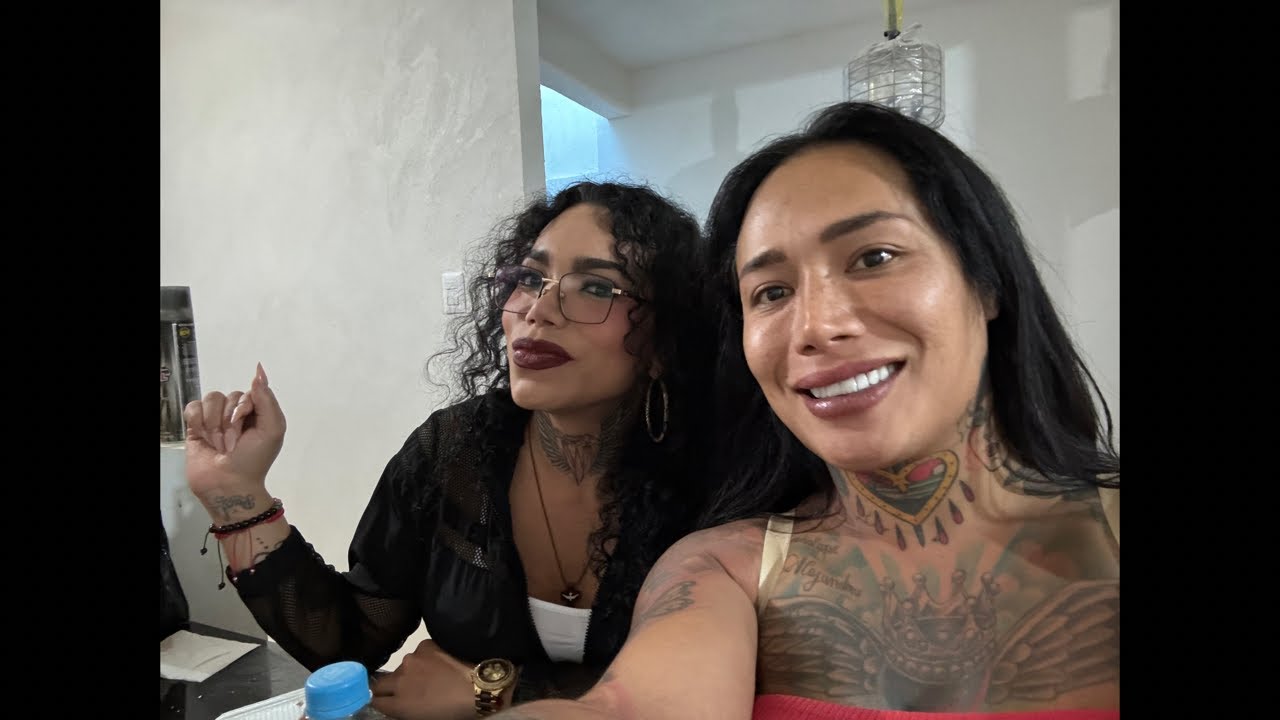 Kary Torres Oficial está en vivo Kary Pao terminamos de comer
