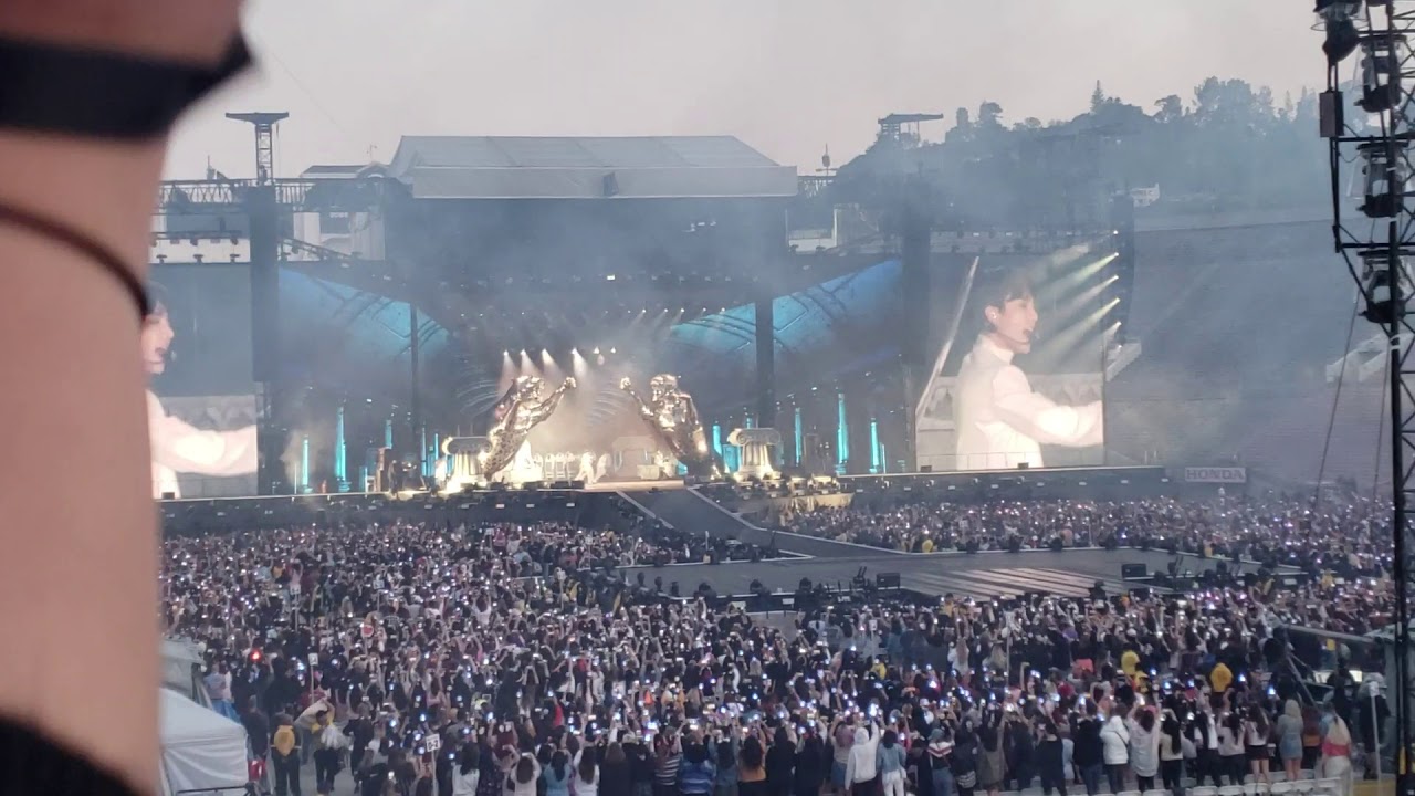 BTS Speak Yourself Day 1 at Rosebowl (DIONYSUS AND NOT TODAY)