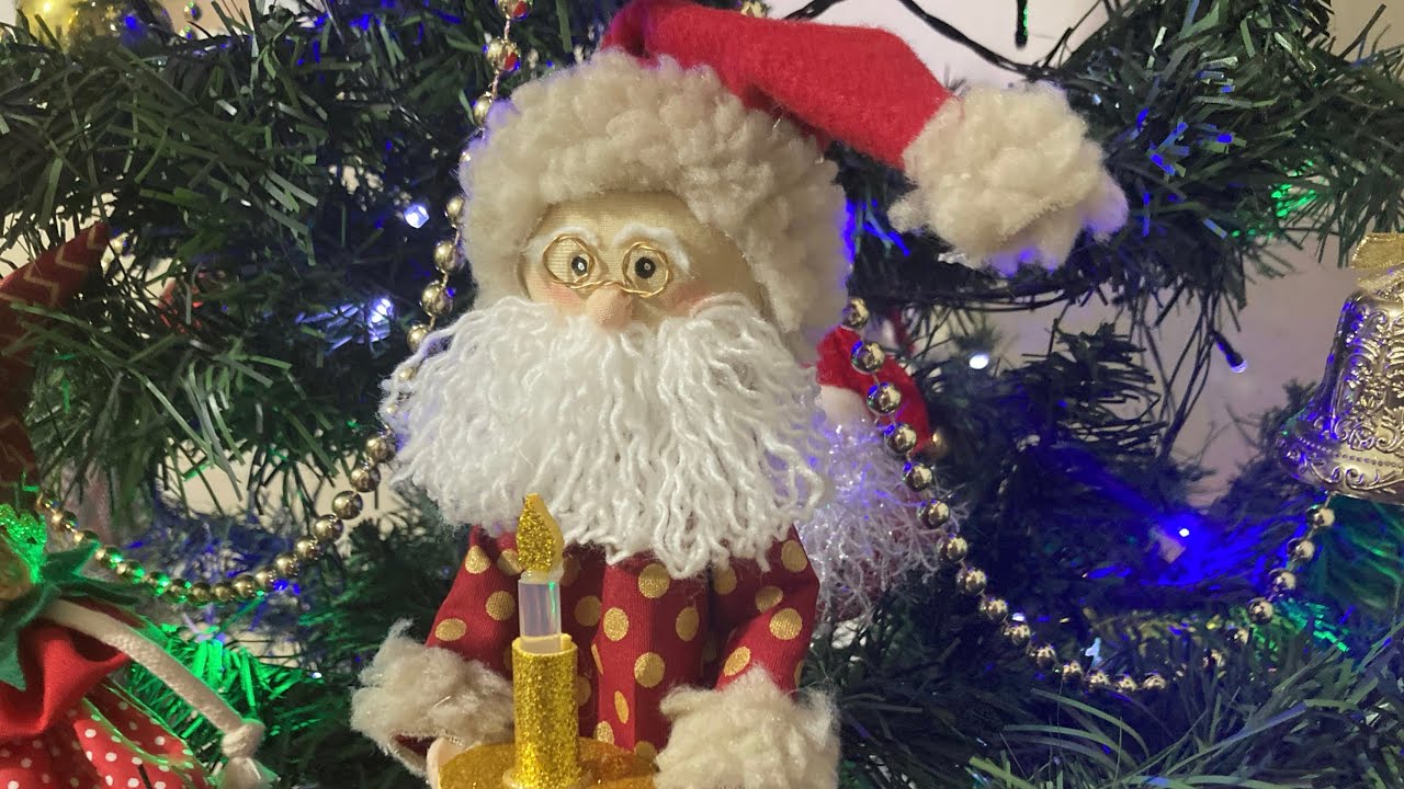 Papai Noel feito com folha de revista