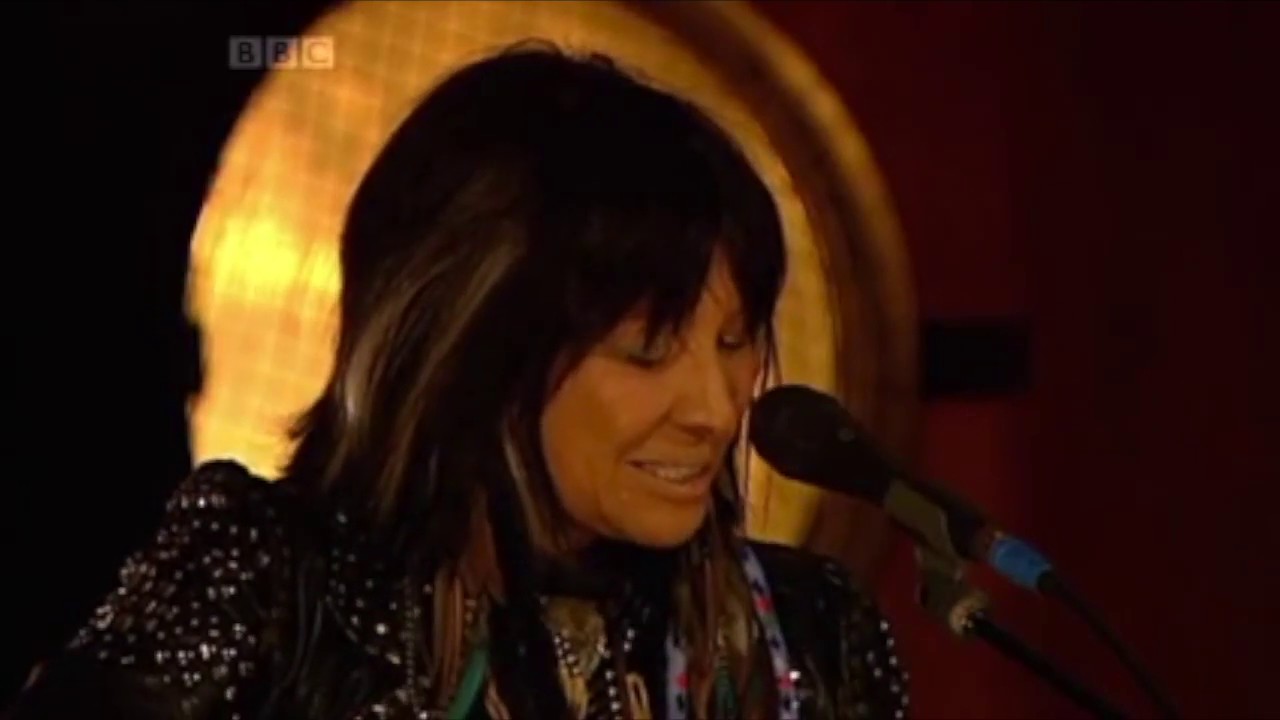 BUFFY SAINTE-MARIE - Little Wheel Spin And Spin [BBC Live in London 2011]